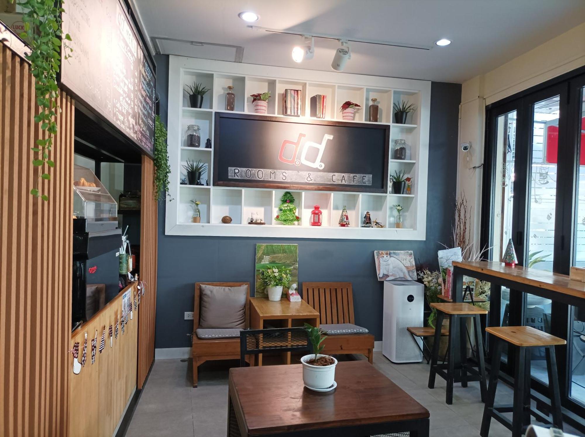 Double D Rooms & Cafe Bangkok Exterior photo