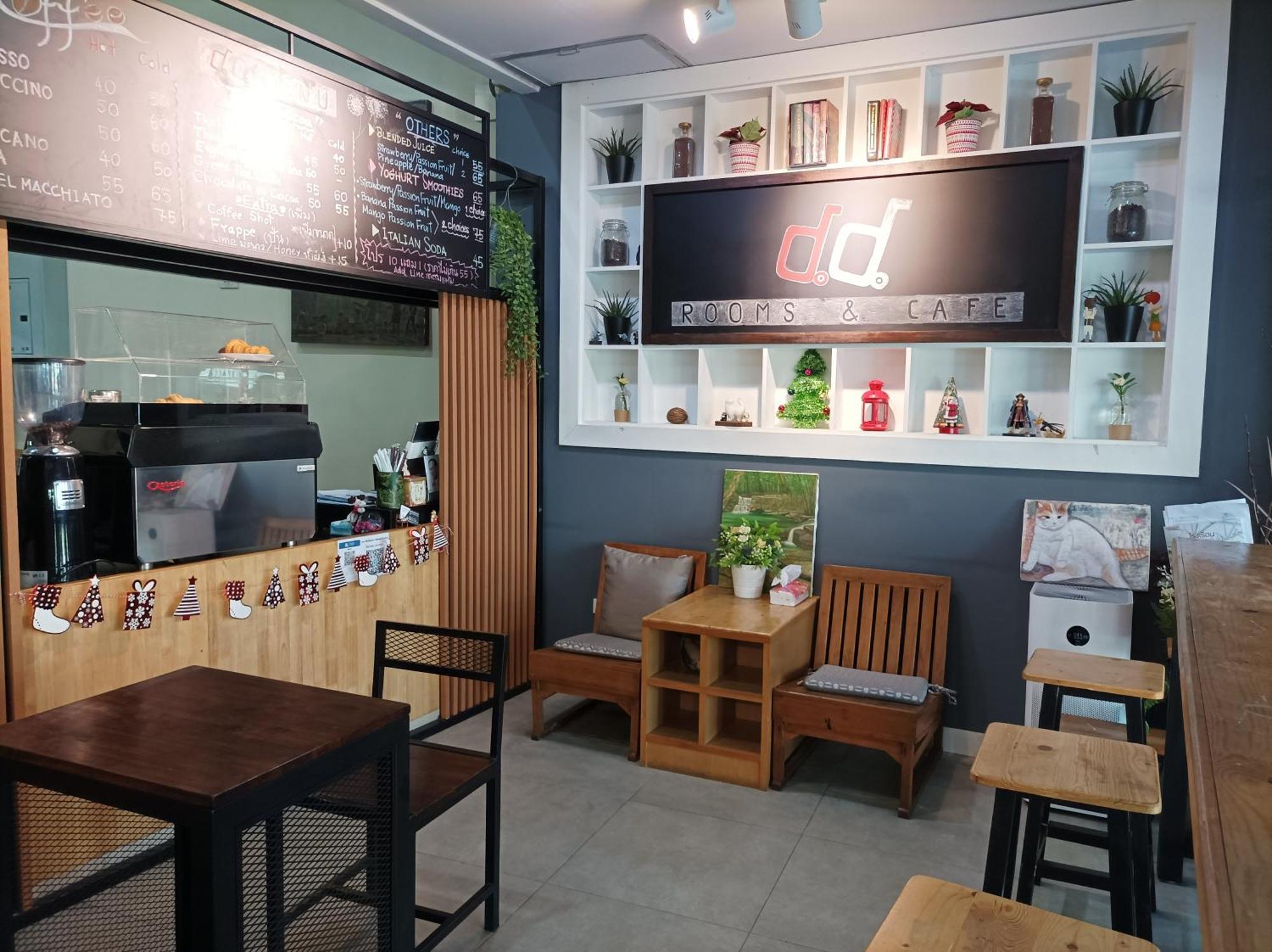Double D Rooms & Cafe Bangkok Exterior photo